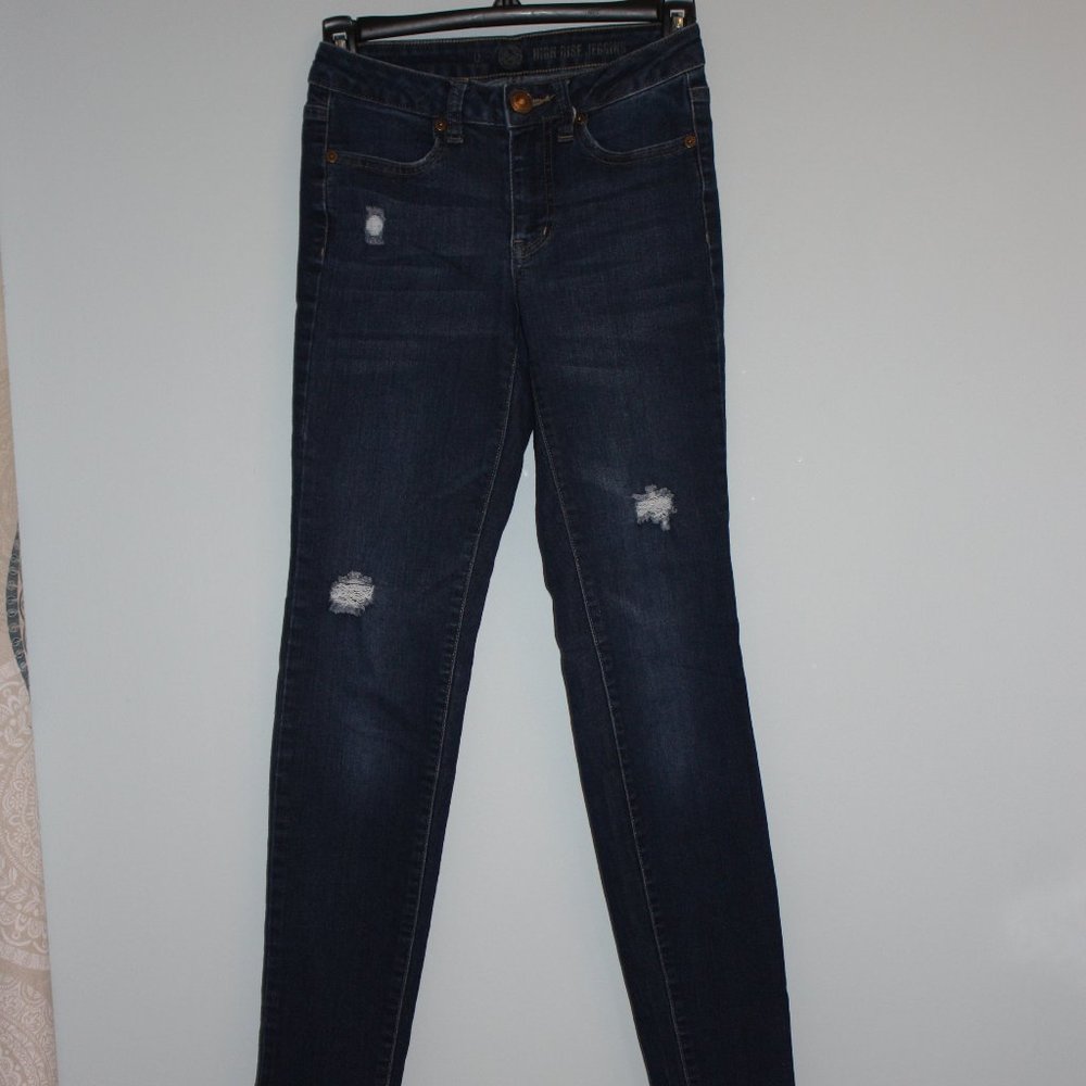 SO/  Juniors High Rise Ripped Jeggings (0)